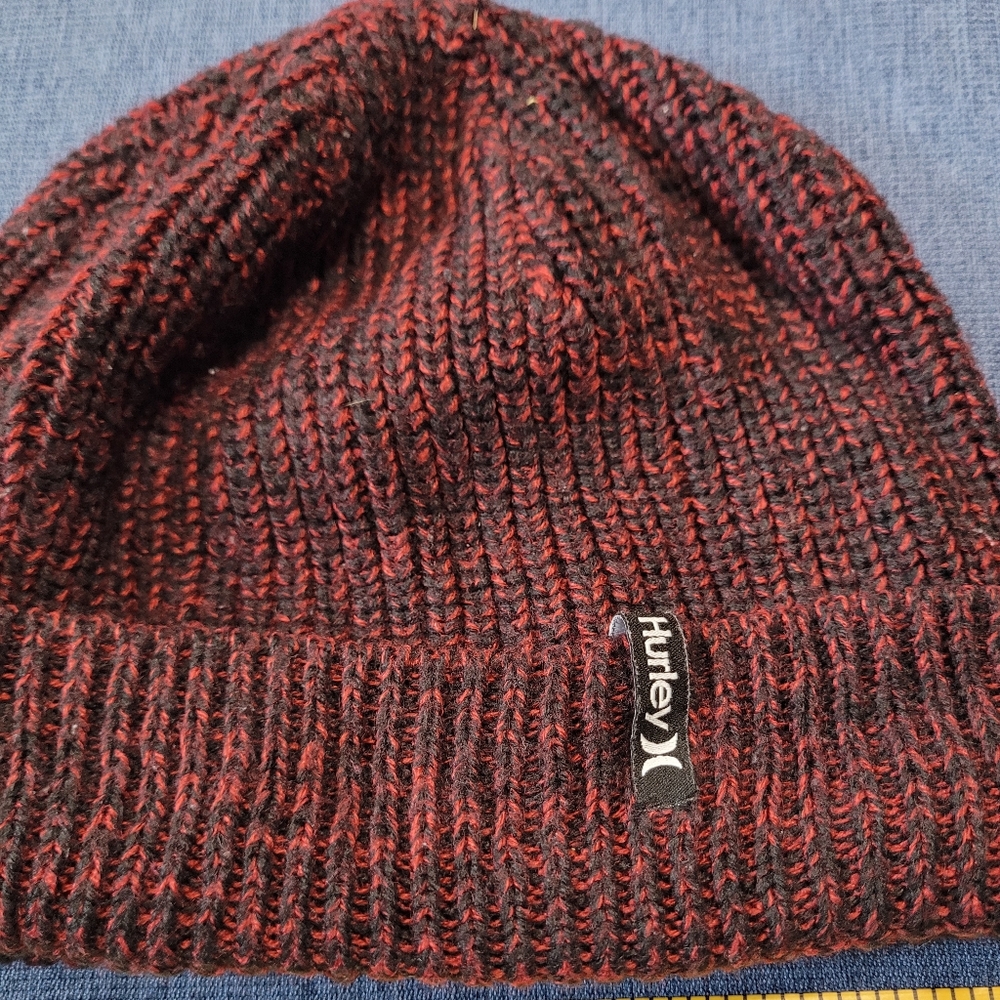HURLEY BEANIE MAROON WITH LOGO OSFM